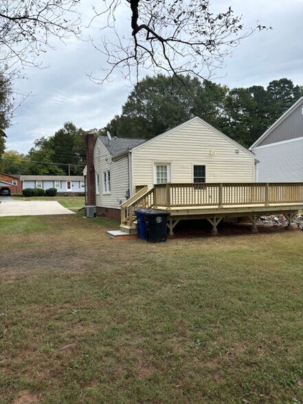 Building Photo - 415 Ogburn St