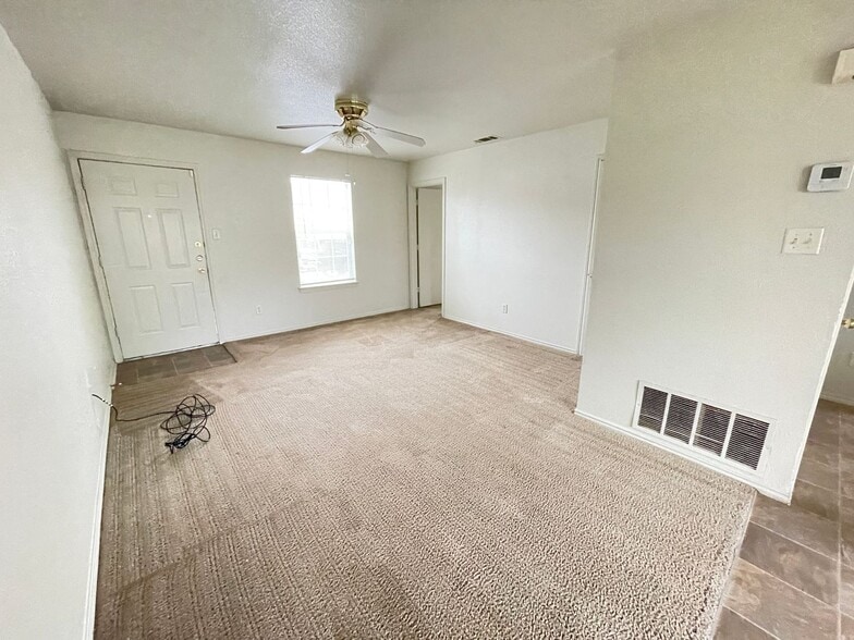 Building Photo - 5706 Redstone Dr