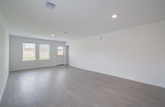 Building Photo - 18054 Le Gotte Ln