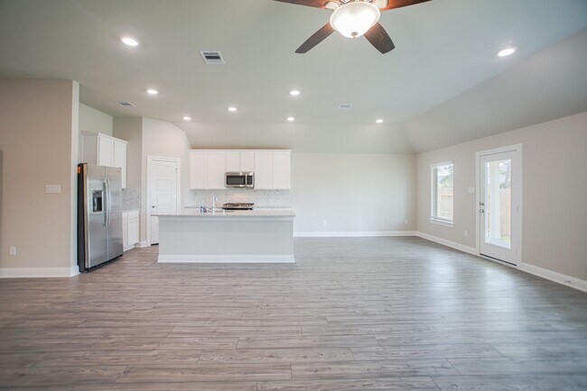 Building Photo - 17112 Coneflower Pl