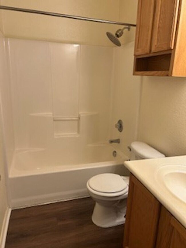 Building Photo - 2305 Upland Bend Dr