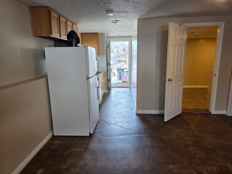 Building Photo - 8827 Gorgoza Dr