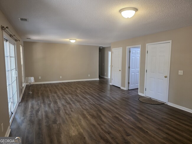 Building Photo - 426 Walthour Dr