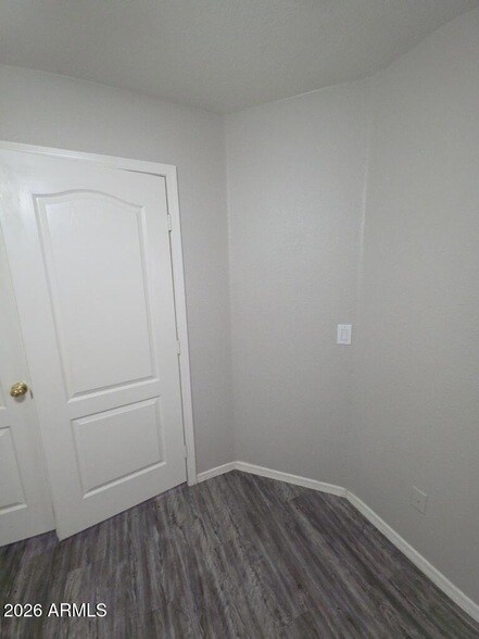 Building Photo - 12917 W Wilshire Dr