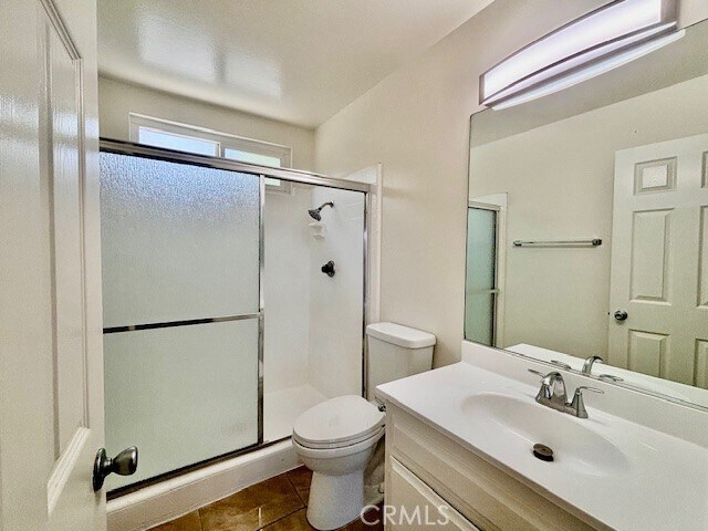 Building Photo - 679 W 18th St