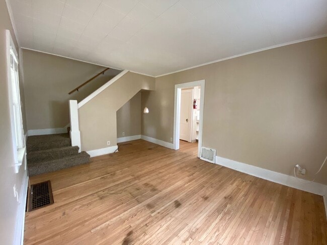 Building Photo - 4 Bedroom Near NDSU!!