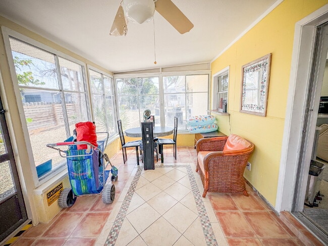 Building Photo - Beach Island Home! Manasota Key! Beach access across the street.