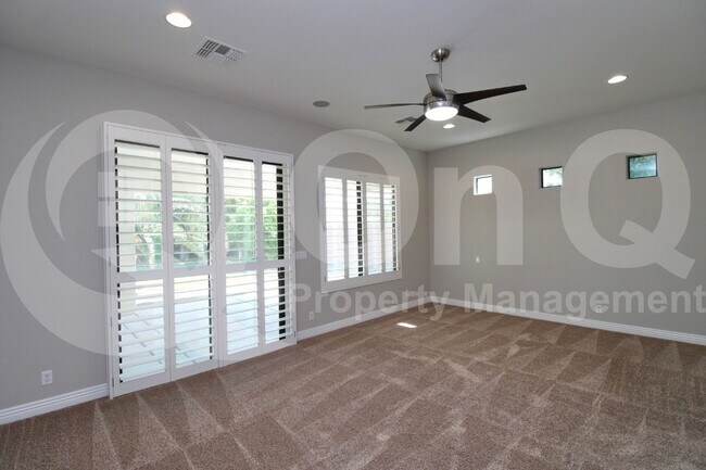 Building Photo - 2832 E Los Altos Rd