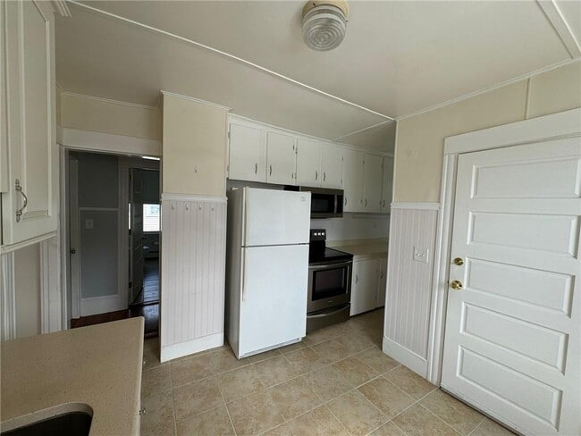 Building Photo - 15 Freeborn St