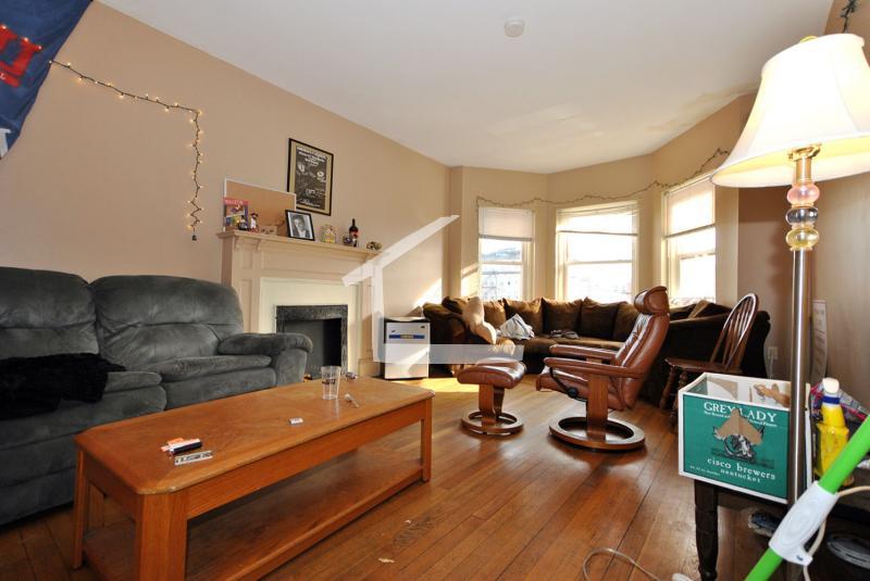 Building Photo - 1307 Commonwealth Ave