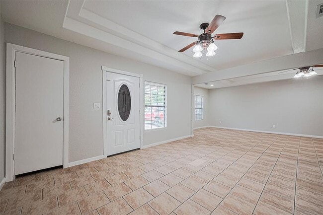 Building Photo - 3323 Suiter Way