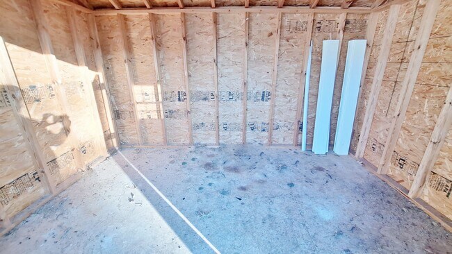 Building Photo - 3 Bed / 1-1/2 Bath Single Family Home w/2-car garage