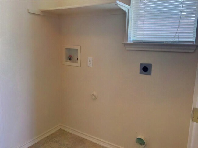 Building Photo - 109 Musselman Ct