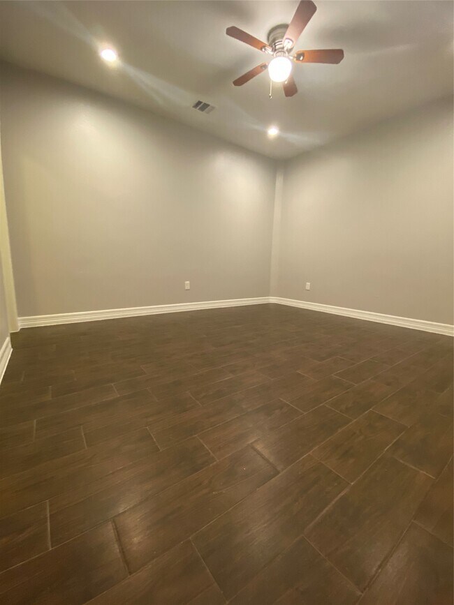 Building Photo - 8246 Lanham Ln