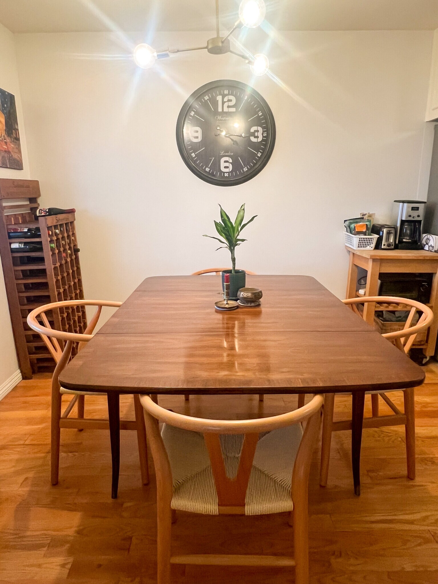 Dining - 845 Brooks Ave