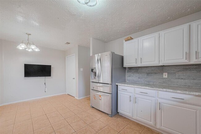Building Photo - 9302 Bristlebrook Dr