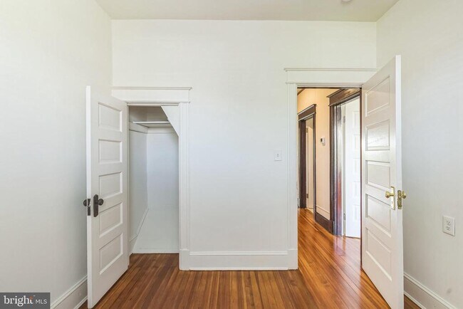 Building Photo - 522 Randolph St NW