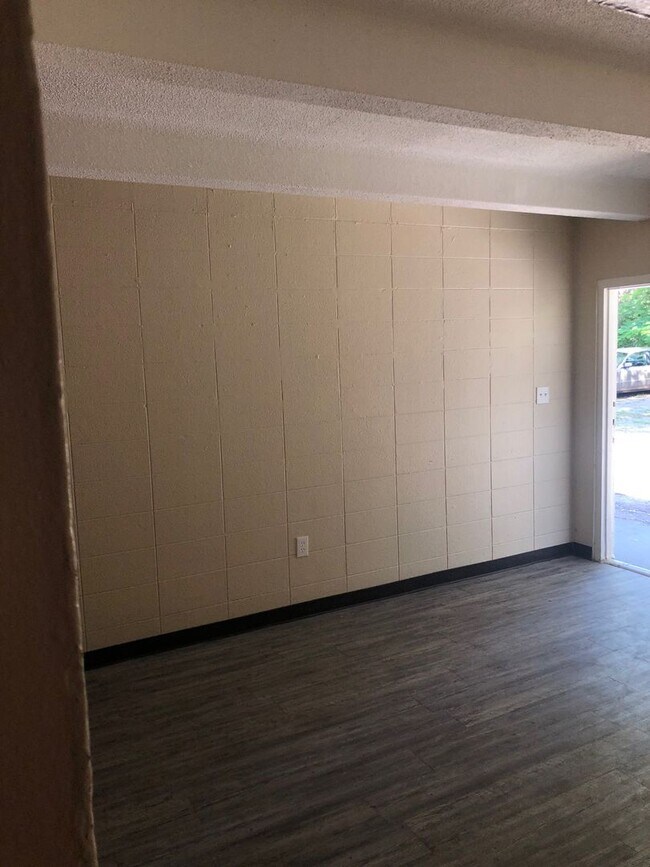 Building Photo - 430 Sunset