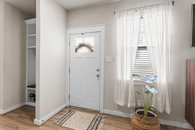 Building Photo - 283 Fieldwood Dr