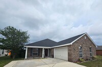Building Photo - Spacious 3Bed/2Ba, Conveniently Located & ...