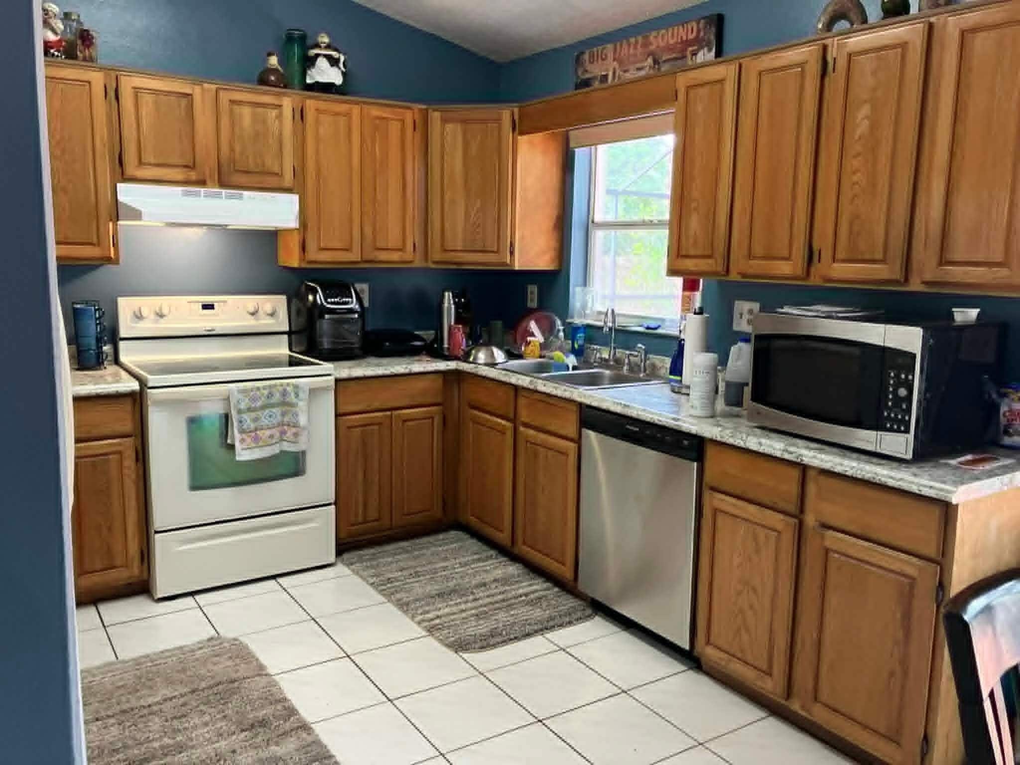Building Photo - 907 Lacey Oaks Ct