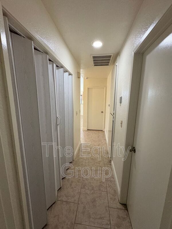 Building Photo - 1642 N Goddard St