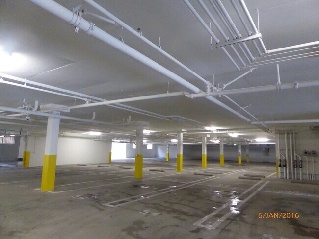 garage - 10950 Bloomfield St