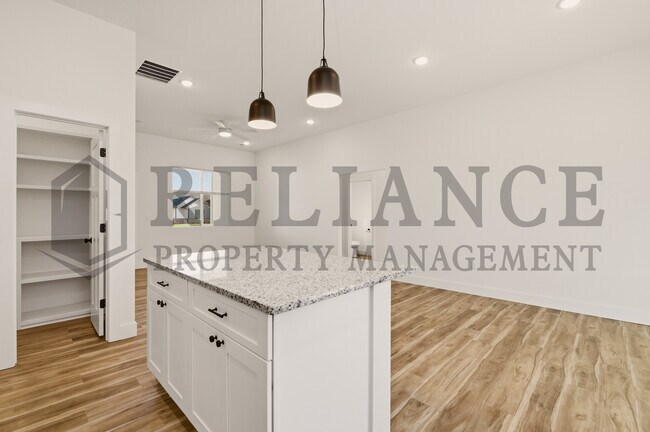 Building Photo - 701 Elmwood St