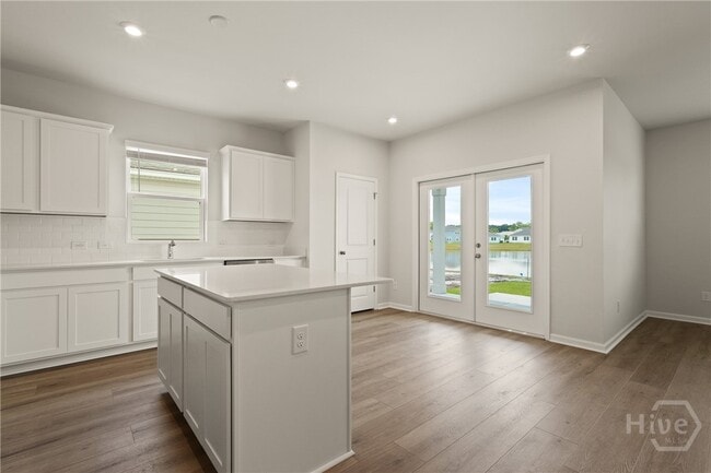 Building Photo - 251 Shade Tree Dr