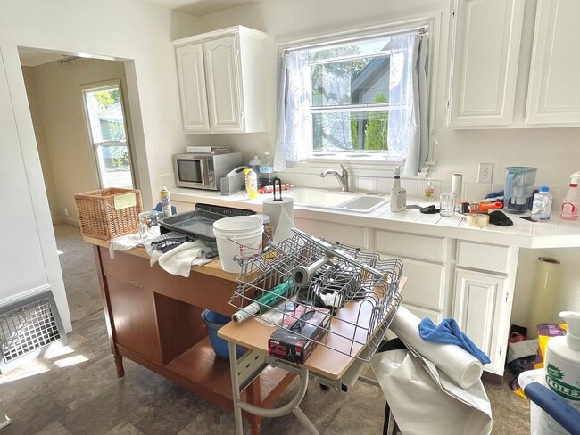 Building Photo - Woodstock area, 1 bedroom, 1 bath with finished basement