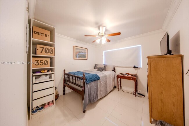 Building Photo - 1660 NE 191st St