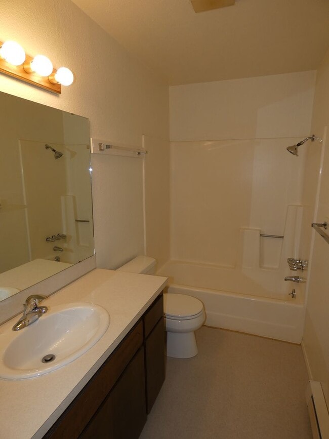 Building Photo - **Beautiful Duplex**