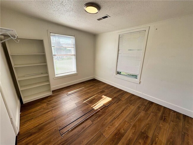 Building Photo - 3714 E Heritage Pkwy