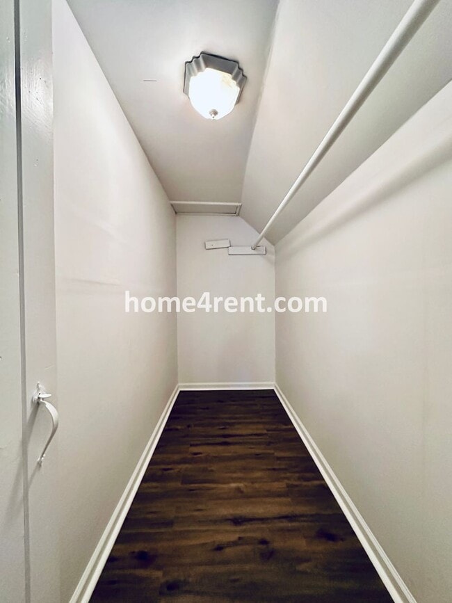 Building Photo - Adorable Home Featuring Wood Floors, SS Ap...