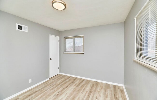 Building Photo - 9530 Cote Brilliante Ave