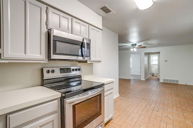 Building Photo - 3301 County Rd 530B