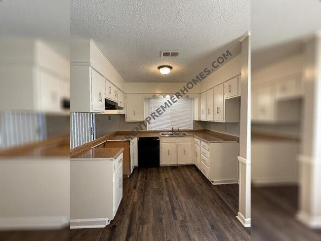 Building Photo - 10001 Forester Cove