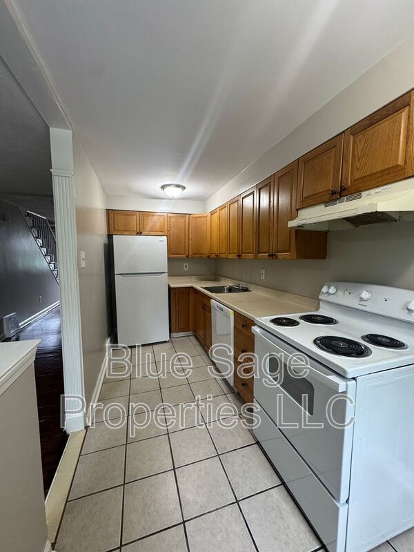 Building Photo - 554 S 4th St