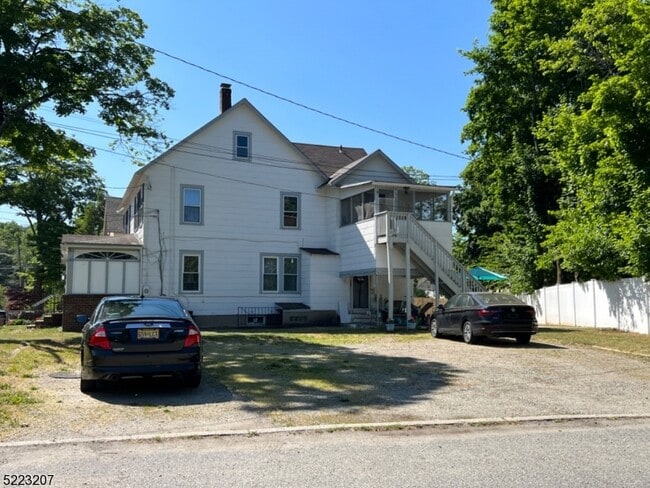 Building Photo - 20 Erie Ave