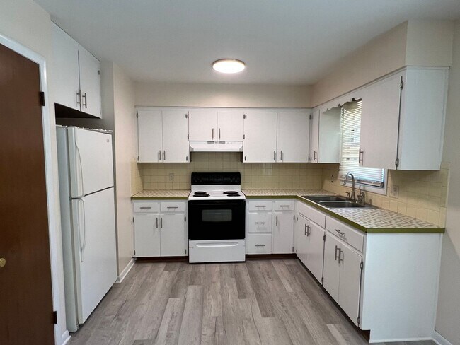 Building Photo - 2264 Welch Dr