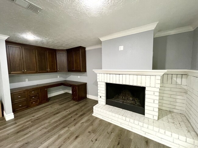 Building Photo - 1365 Wisteria St