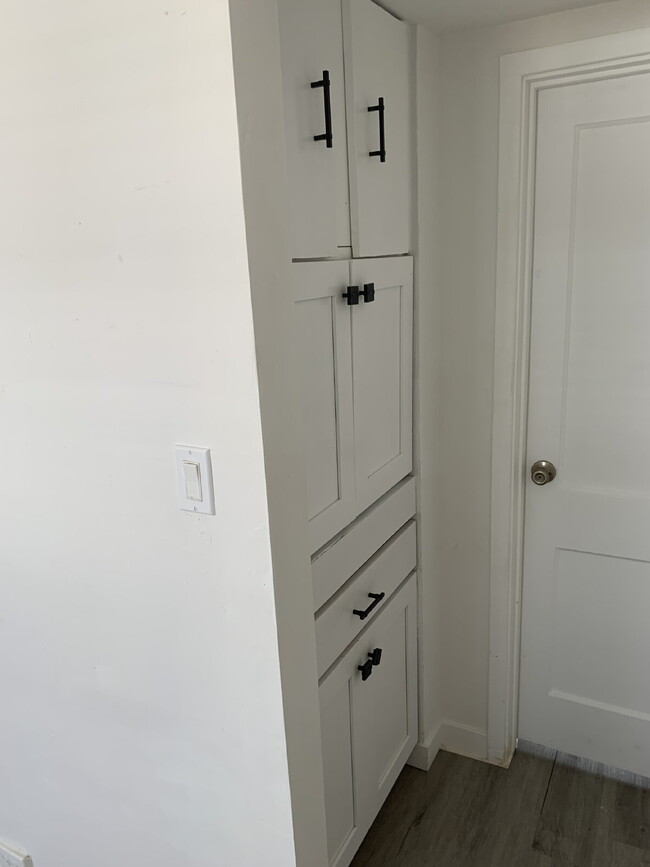 Building Photo - 3 Bedroom One Bath House for Rent