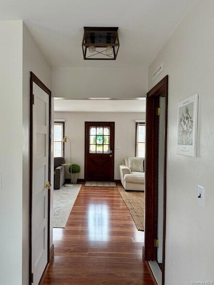 Building Photo - 9 Bayview Ct