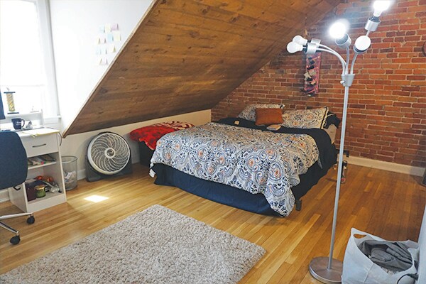 Building Photo - 162 Broadway