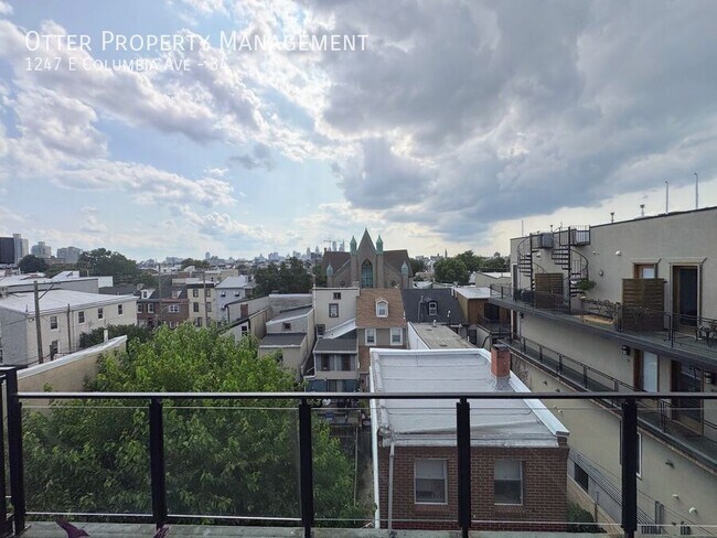 Building Photo - 1247 E Columbia Ave