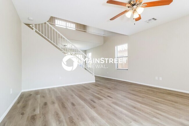 Building Photo - 3 Bedroom Pet-Friendly Home in Phoenix, AZ with Main Street Renewal