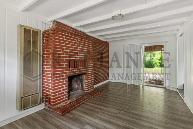 Building Photo - 710 S Pershing St