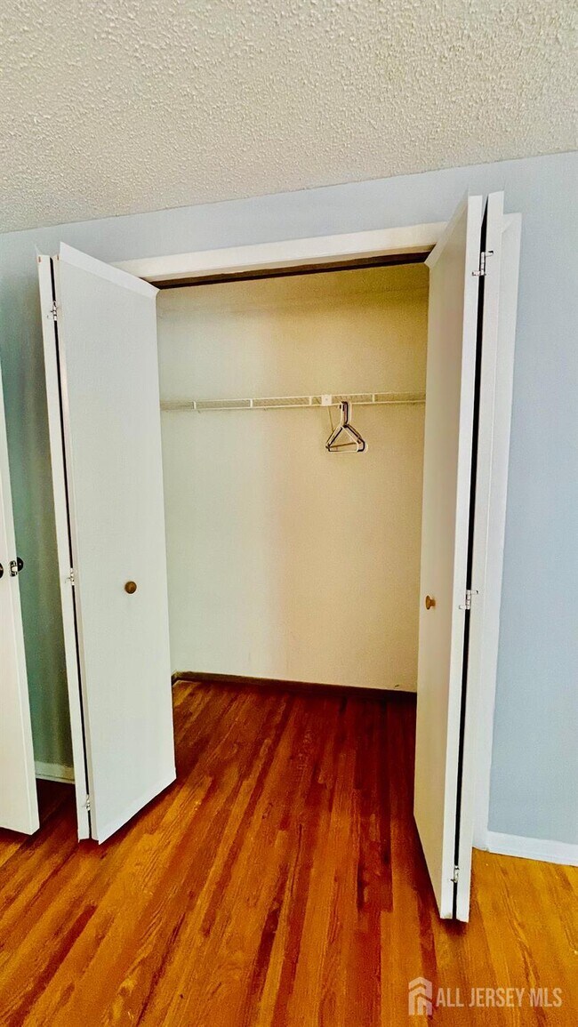 Building Photo - 4702 Hana Rd