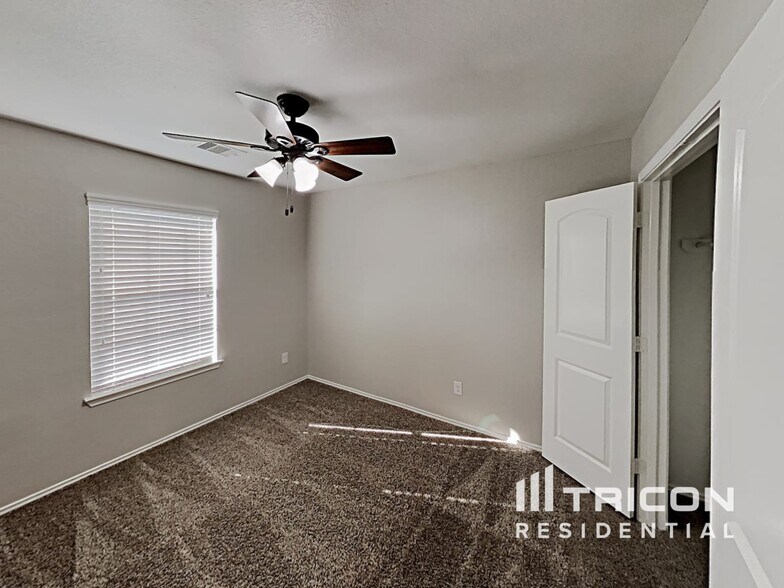 Building Photo - 15443 Refugio Verde Wy