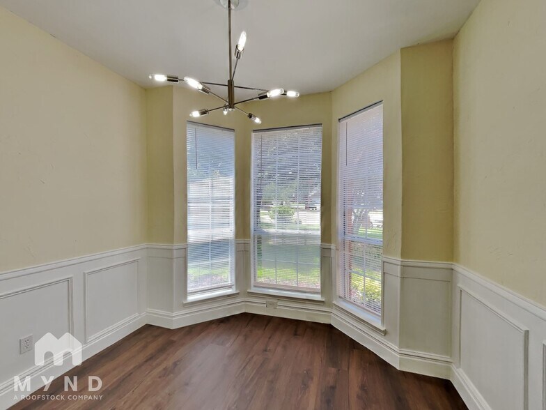 Building Photo - 2616 Belmont Ct